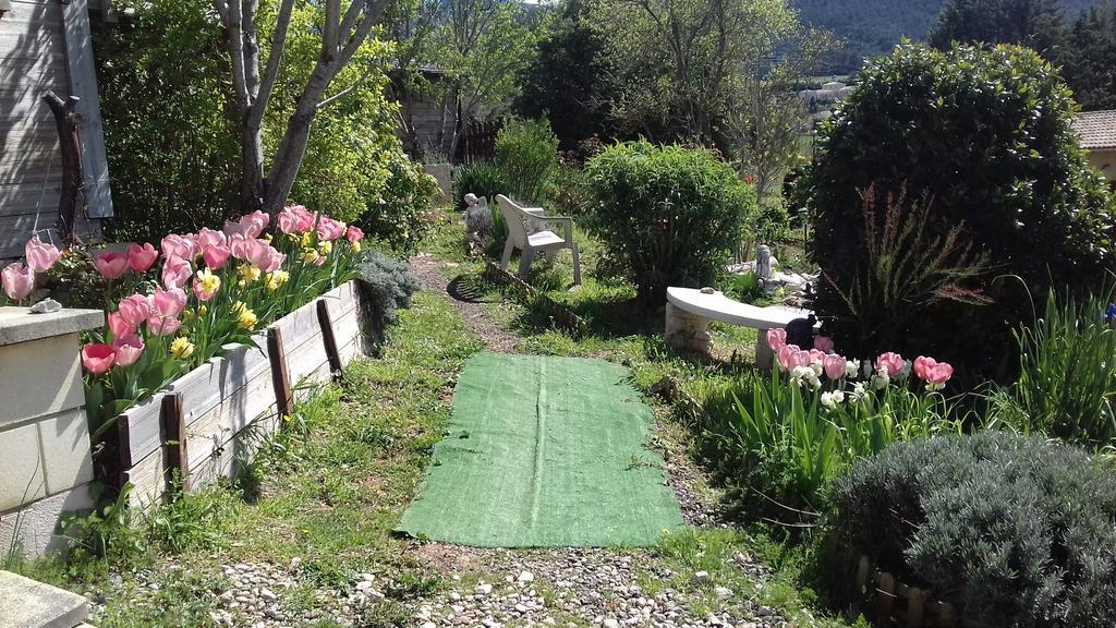 Le Gite De Cristal Proche Bugarach Granes Buitenkant foto